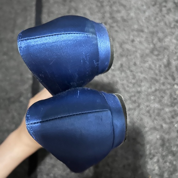 MANOLO BLAHNIK
Blue Hangisiflat Ballerina Flats - Picture 3 of 7